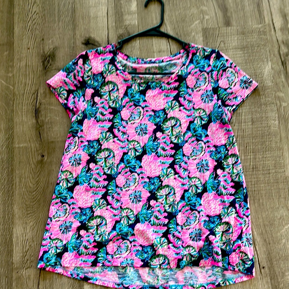 Lilly Pulitzer Etta Scoop neck top. Size medium Floral Short Sleeve Top